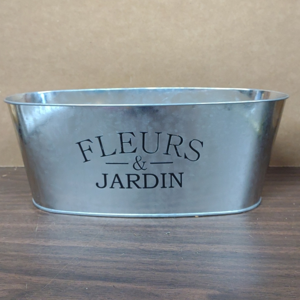 Fleurs & Jardin Gray Galvanized Metal Oval Bucket / Planter 5"h